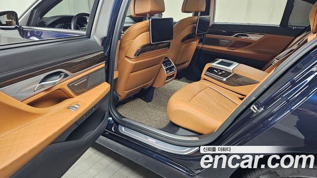 BMW 7 Series 2019 — Şəkil 11/20