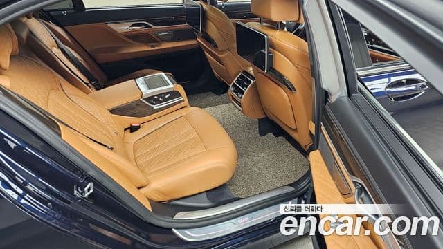 BMW 7 Series 2019 — Şəkil 12/20