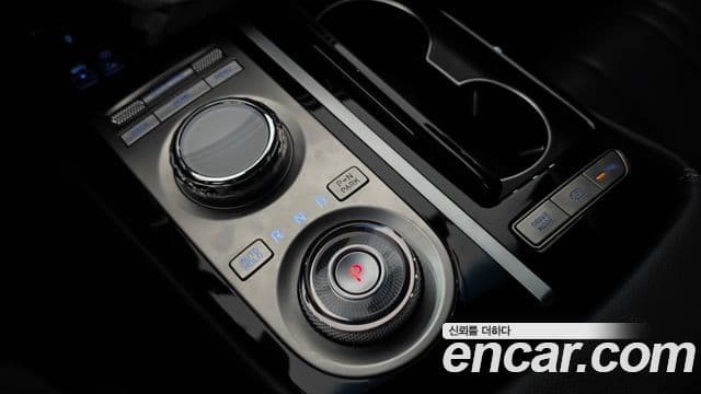 Genesis Electrified G80 2023 — Şəkil 9/20