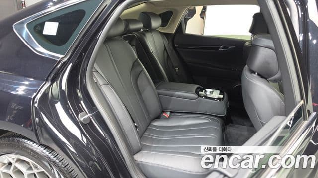 Genesis Electrified G80 2023 — Şəkil 12/20