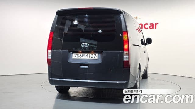 Hyundai Staria 2022 — ფოტო 4/20