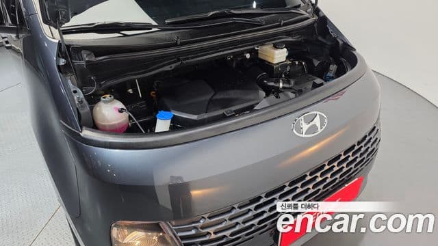 Hyundai Staria 2022 — ფოტო 6/20