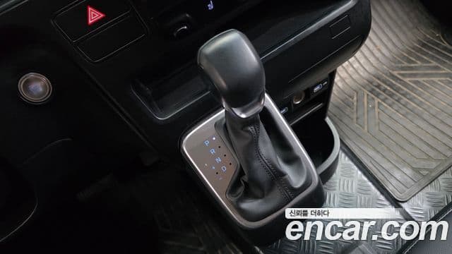 Hyundai Staria 2022 — ფოტო 9/20