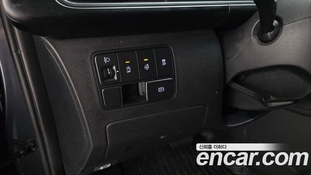 Hyundai Staria 2022 — ფოტო 14/20