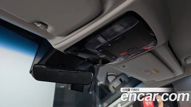 Hyundai Staria 2022 — ფოტო 18/20