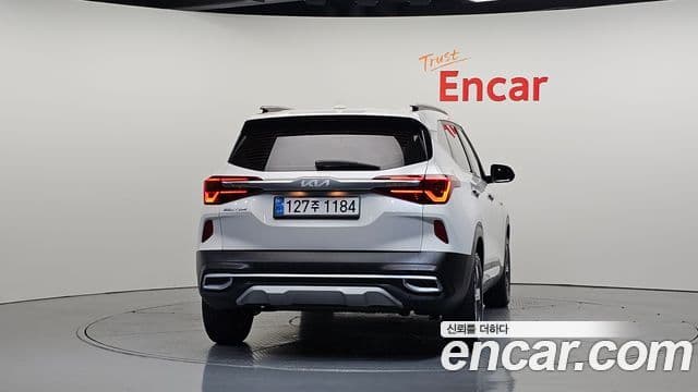 Kia Seltos 2021 — ფოტო 4/20
