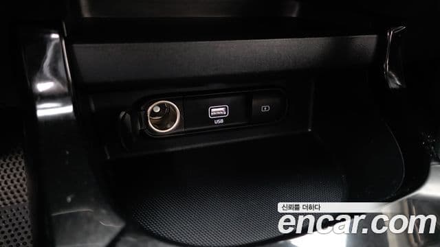 Kia Seltos 2021 — ფოტო 13/20