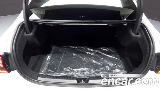 Mercedes-Benz A-Class 2021 — ფოტო 17/20