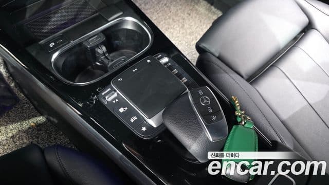 Mercedes-Benz A-Class 2021 — ფოტო 18/20