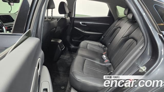 Hyundai Sonata 2022 — фото 12 из 20