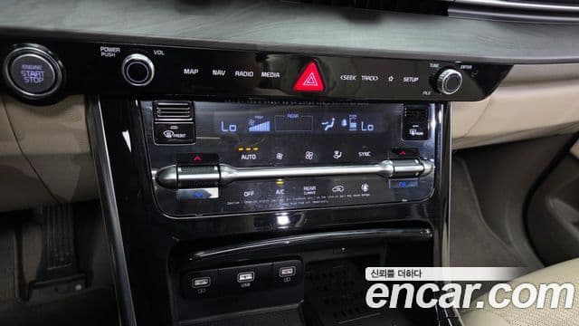 Kia Carnival 2020 — фото 17 из 20