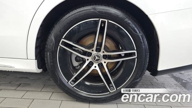 Mercedes-Benz E-Class 2026 — Photo 6/37