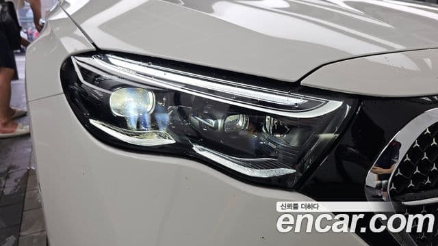 Mercedes-Benz E-Class 2026 — Photo 16/37