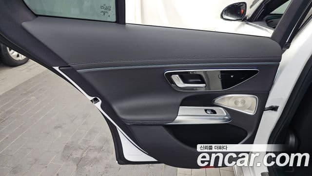 Mercedes-Benz E-Class 2026 — Photo 5/37