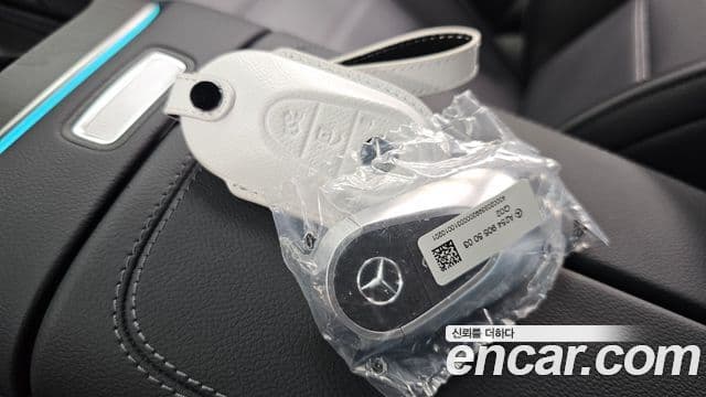 Mercedes-Benz E-Class 2026 — Photo 29/37