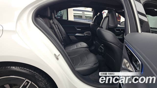 Mercedes-Benz E-Class 2026 — Photo 30/37