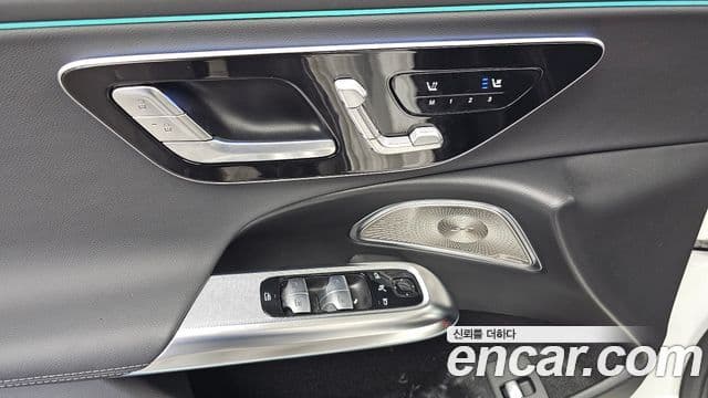 Mercedes-Benz E-Class 2026 — Photo 4/37