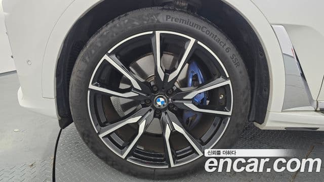 BMW X7 2022 — Şəkil 25/31