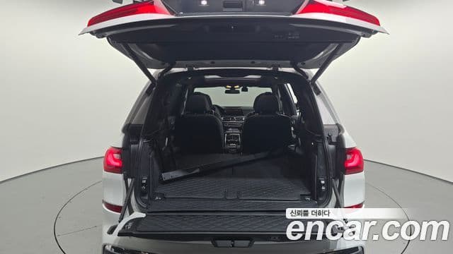 BMW X7 2022 — Şəkil 14/31