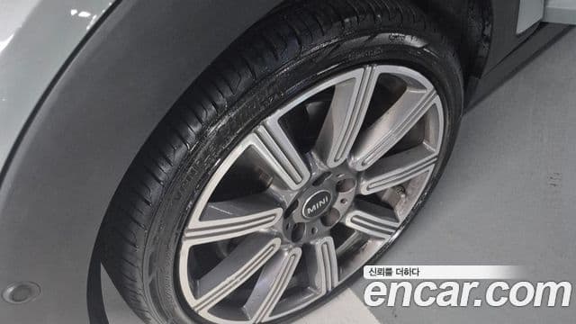 Mini Cooper S Clubman 2022 — Şəkil 15/19