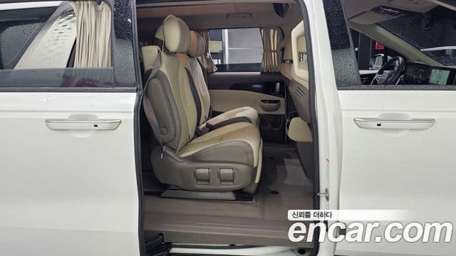 Kia Carnival 2022 — Фото 12/20
