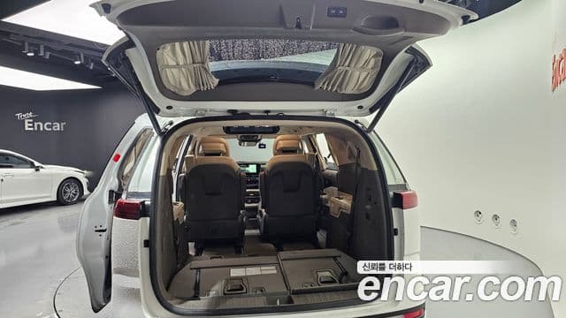 Kia Carnival 2022 — Фото 20/20