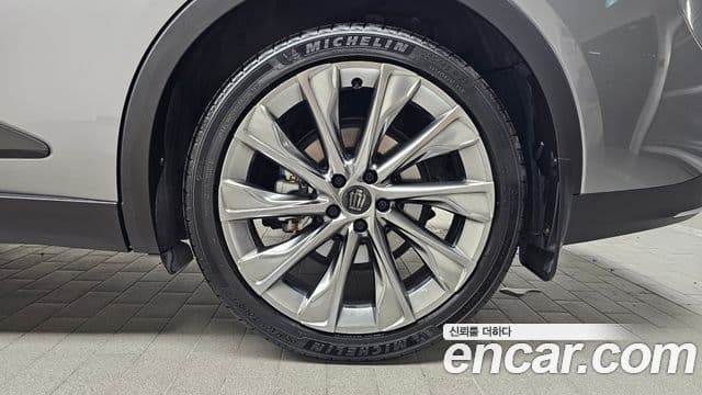 Toyota Crown Crossover 2024 — Şəkil 19/32