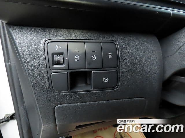 Hyundai Staria 2023 — фото 8 из 20