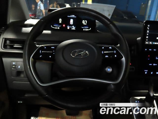 Hyundai Staria 2023 — фото 10 из 20
