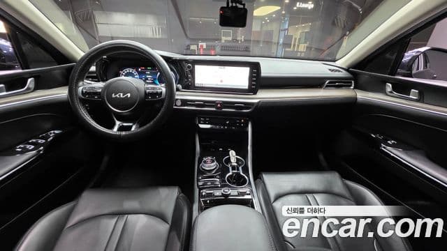 Kia K5 2023 — ფოტო 7/20