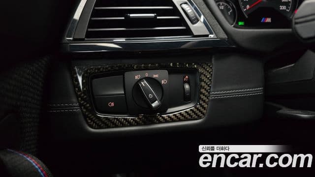 BMW M4 2018 — Фото 18/20
