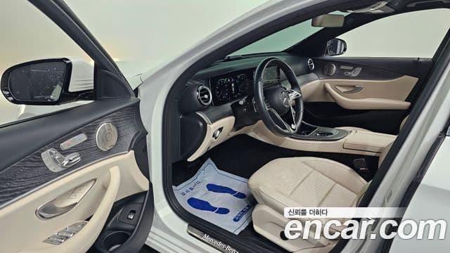 Mercedes-Benz E-Class 2022 — Şəkil 10/20