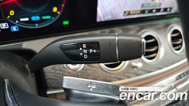 Mercedes-Benz E-Class 2022 — ფოტო 9/20
