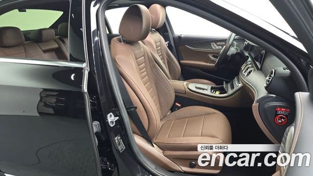 Mercedes-Benz E-Class 2022 — ფოტო 12/20