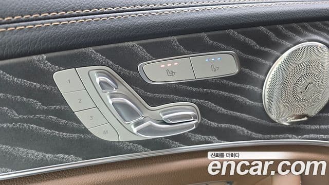Mercedes-Benz E-Class 2022 — ფოტო 17/20