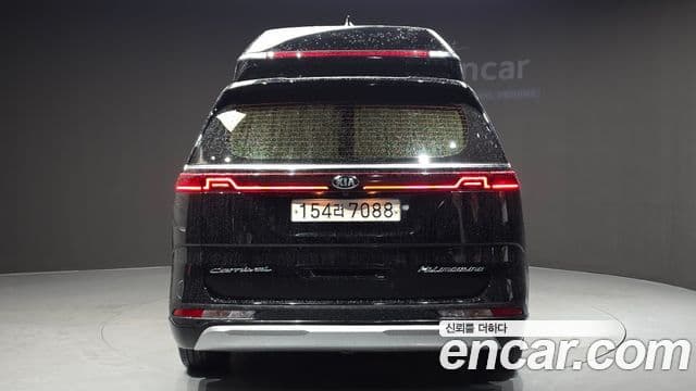 Kia Carnival 2021 — фото 4 из 20