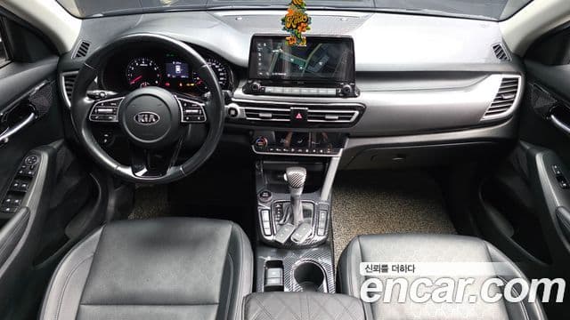 Kia Seltos 2021 — фото 7 из 20