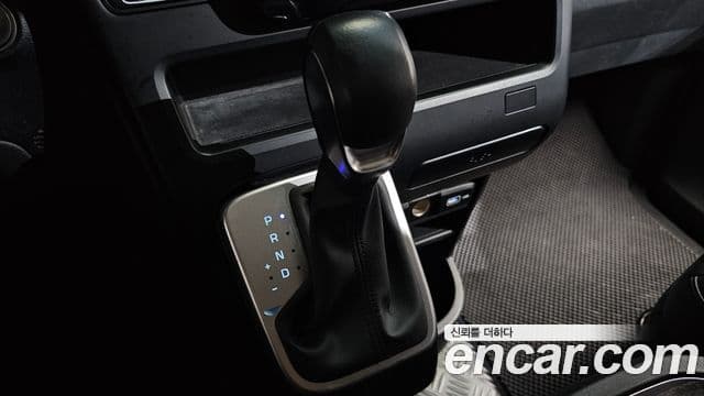 Hyundai Staria 2022 — ფოტო 9/20