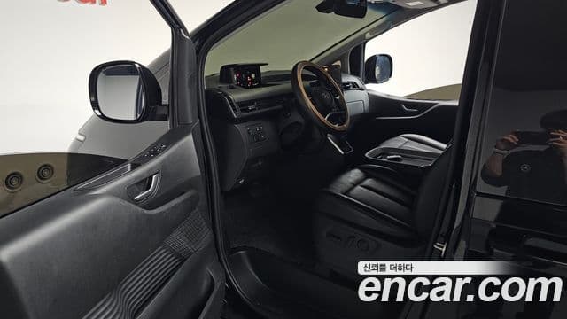 Hyundai Staria 2022 — ფოტო 10/20
