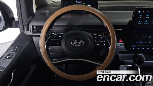 Hyundai Staria 2022 — ფოტო 13/20