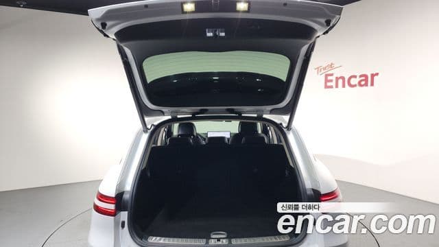 Genesis GV70 2021 — ფოტო 19/20