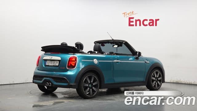 Mini Cooper S Convertible 2023 — Фото 1/20