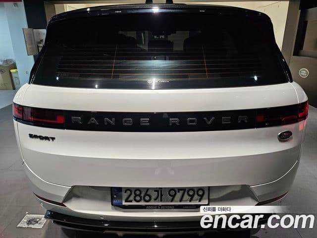 Land Rover Range Rover Sport 2023 — ფოტო 2/14
