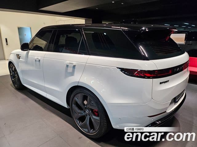 Land Rover Range Rover Sport 2023 — ფოტო 3/14
