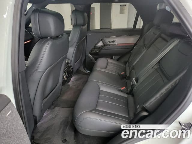 Land Rover Range Rover Sport 2023 — ფოტო 11/14