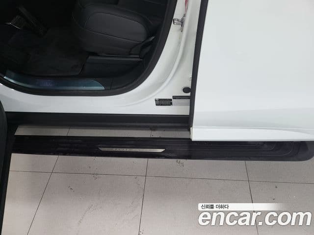Land Rover Range Rover Sport 2023 — ფოტო 13/14