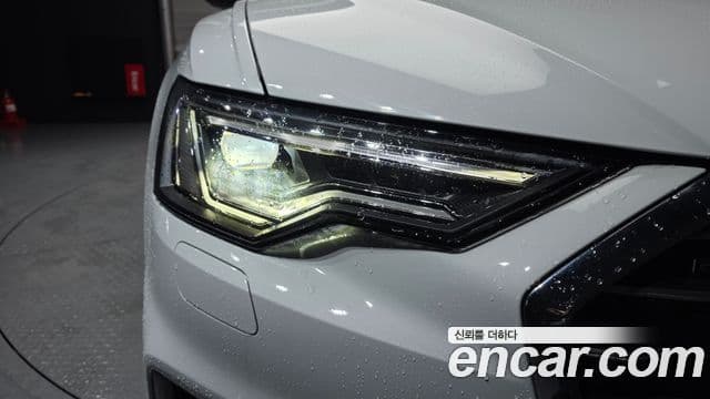 Audi A6 2022 — Photo 1/33