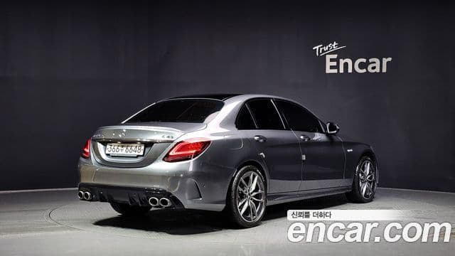 Mercedes-Benz C-Class 2019 — ფოტო 1/20