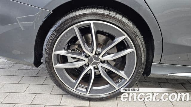 Mercedes-Benz C-Class 2019 — ფოტო 4/20