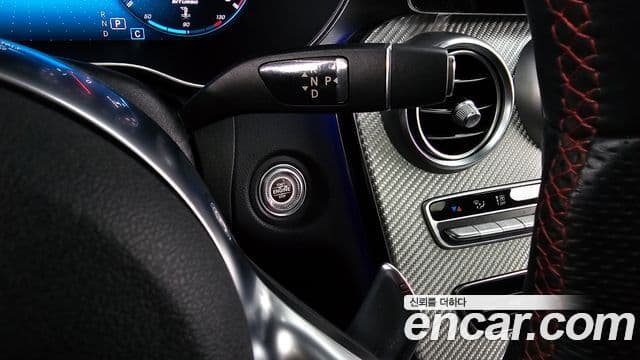 Mercedes-Benz C-Class 2019 — ფოტო 8/20